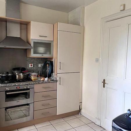 Private Room In Charming Detached House In Newington Эдинбург Экстерьер фото